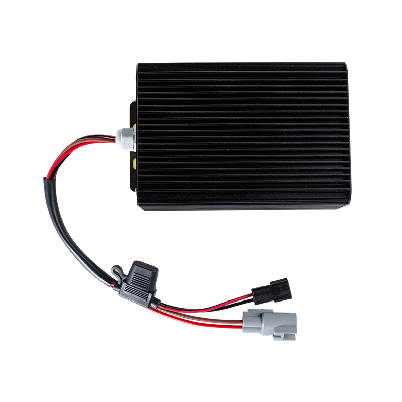 Högeffektiv, stabil uteffekt IP65 Dammtät oljebeständig DC80V Gaffeltruck med bred ingång DC-DC-spänning Step Down Module