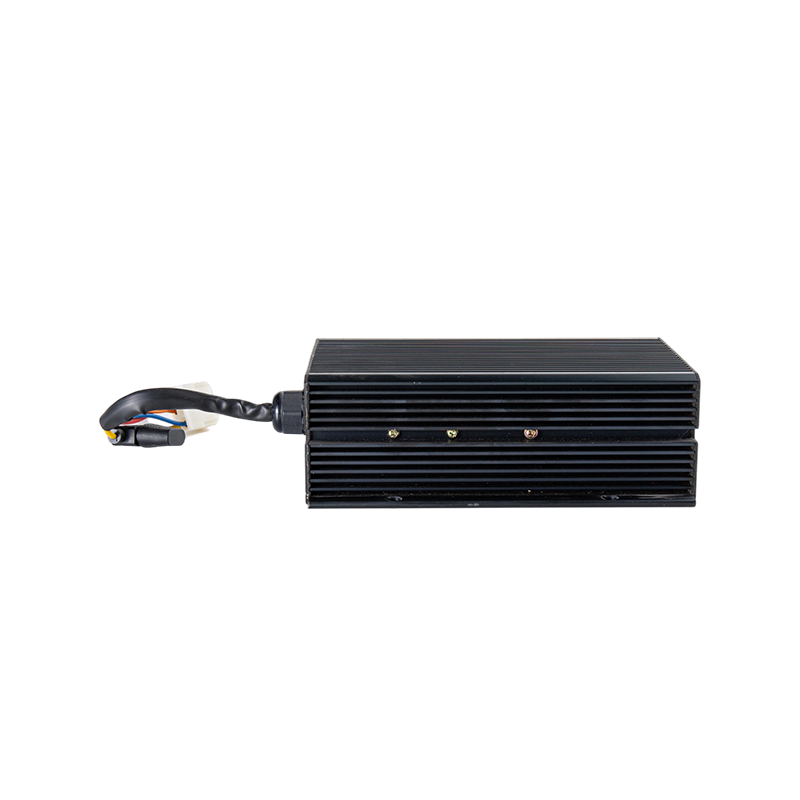 Högeffektiv, stabil uteffekt IP65 Dammtät oljebeständig DC48V Gaffeltruck med bred ingång DC-DC-spänning Step Down Module